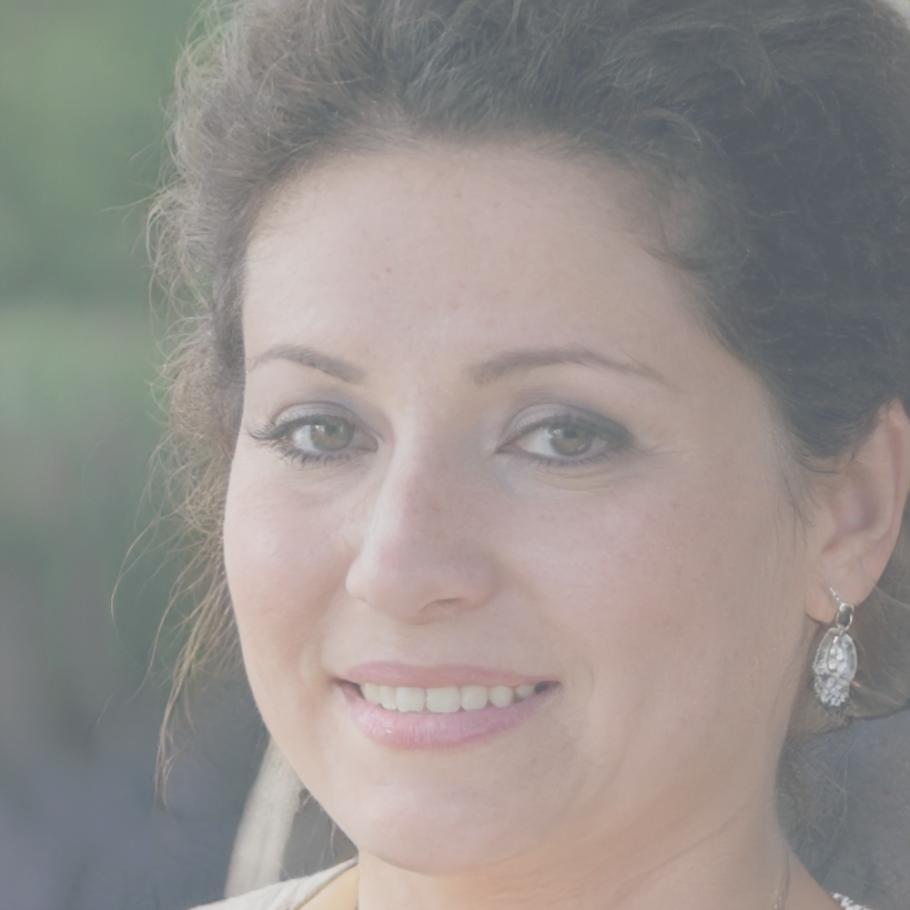 Sarah Dubois, formatrice experte en finance
